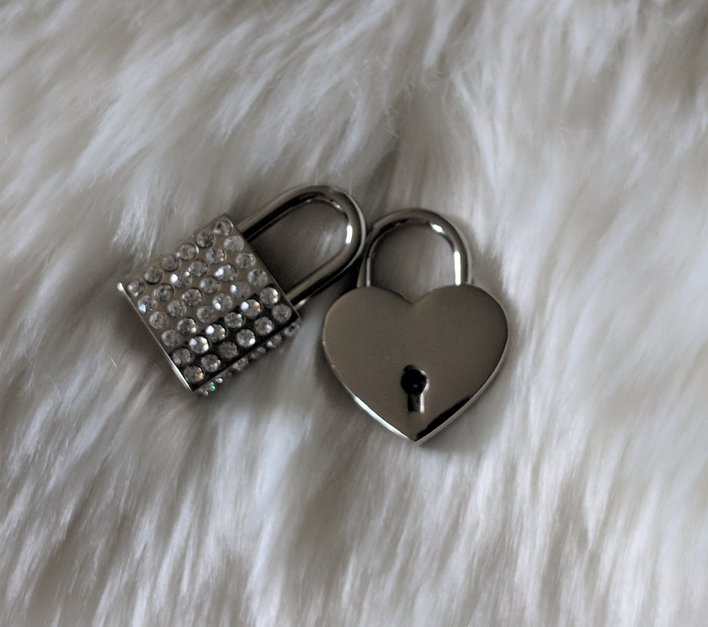 Emalia leather collar optional lock