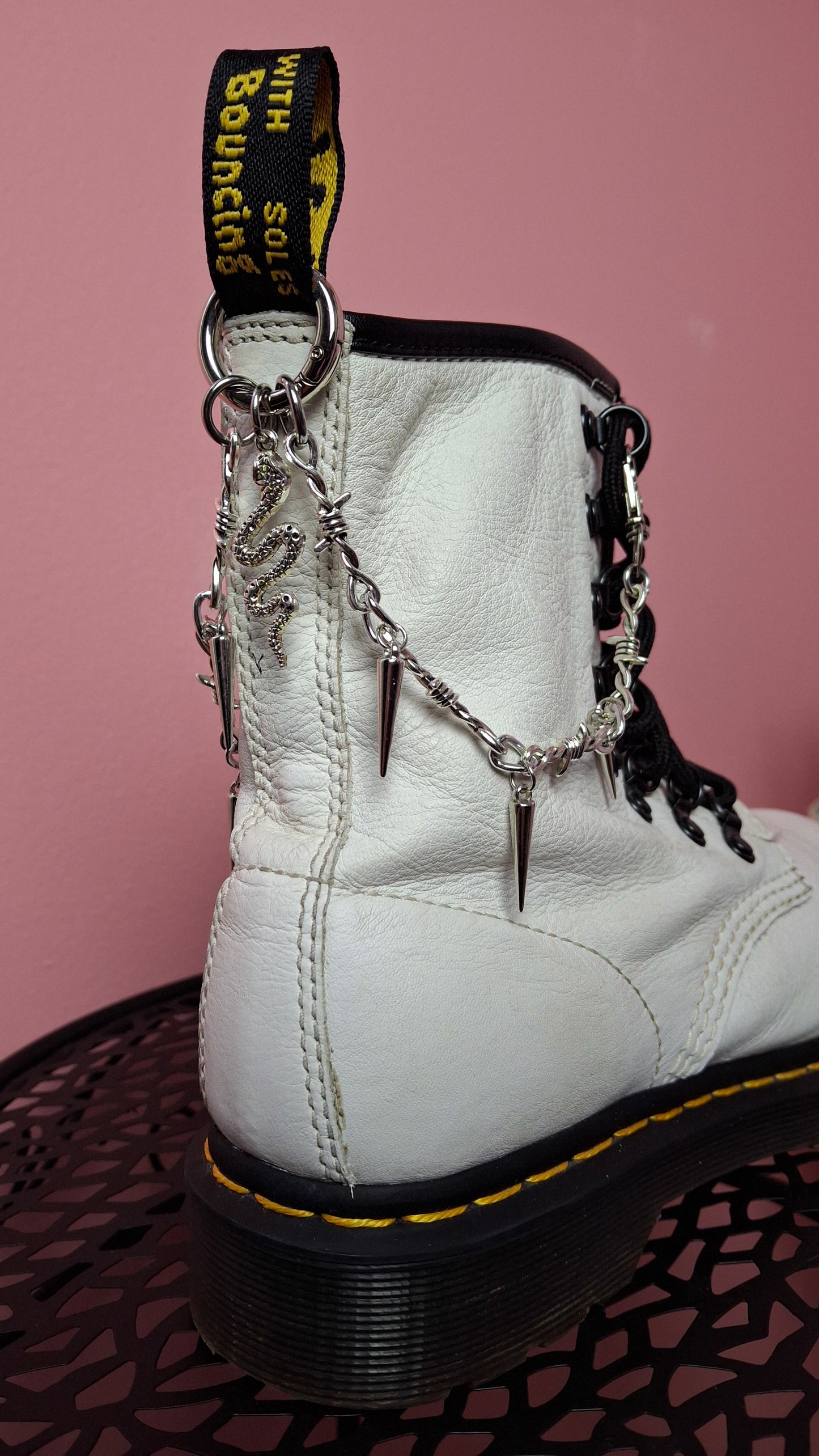 Snake boot chain