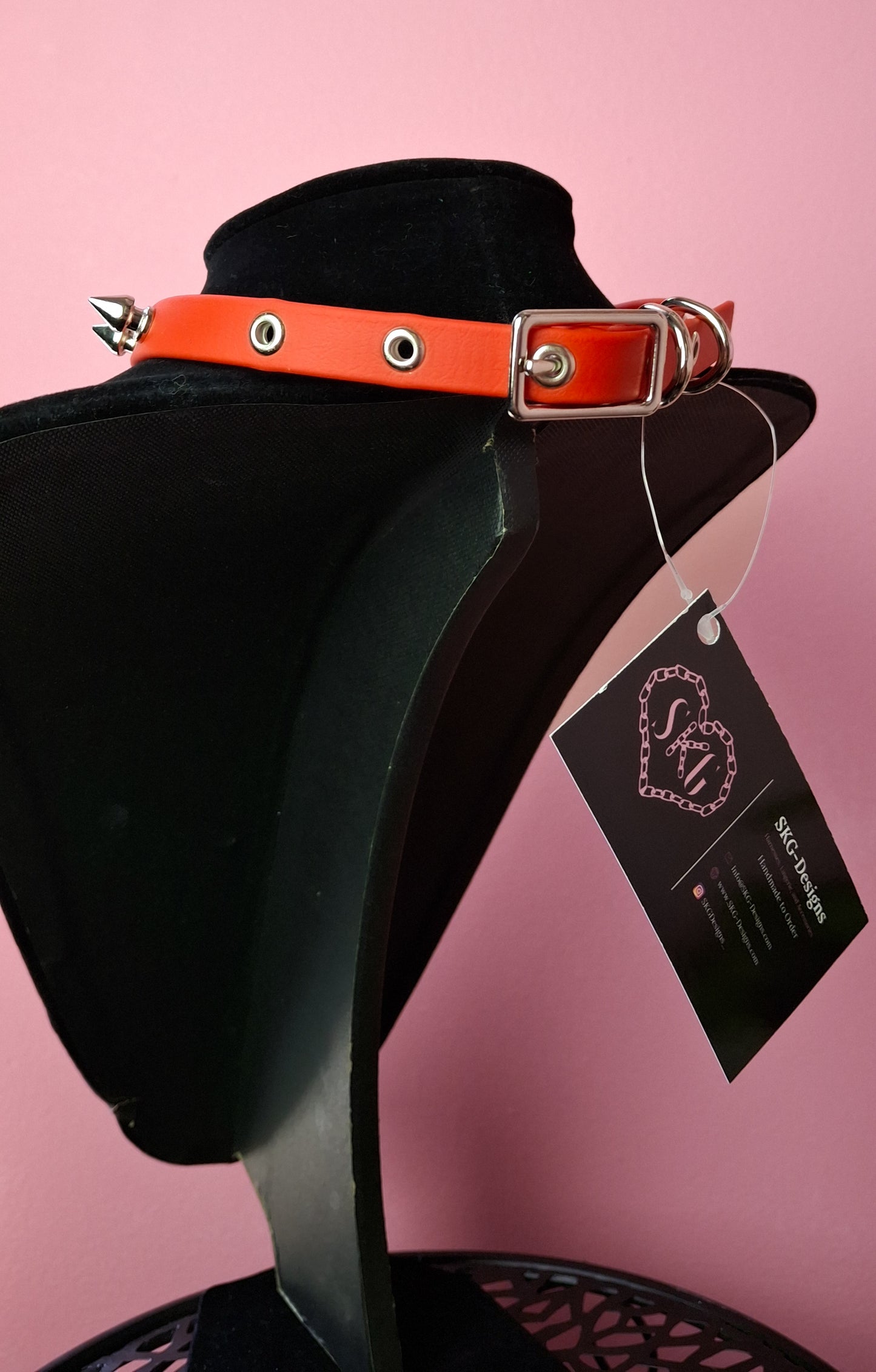 Heart choker red faux leather RTS