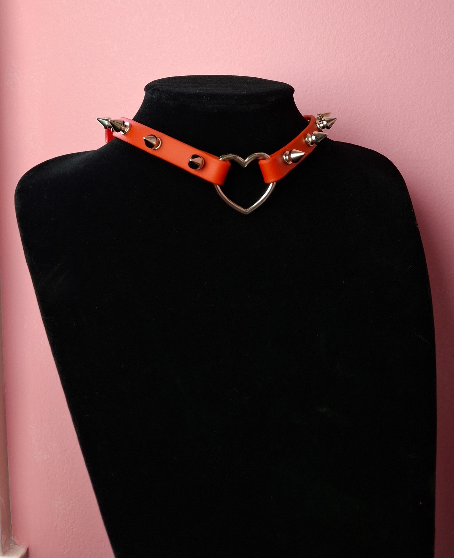 Heart choker red faux leather RTS