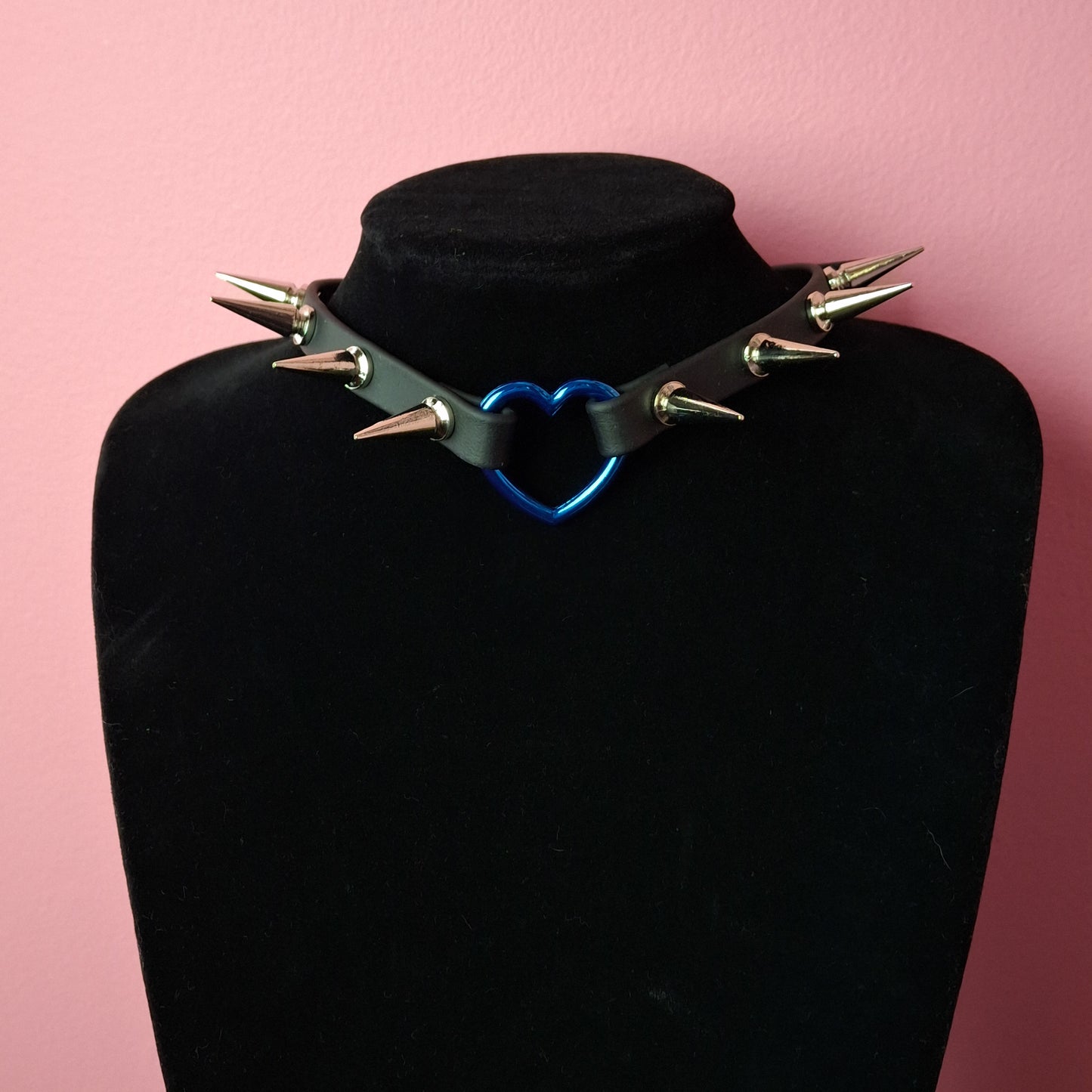 Blue heart choker faux leather - RTS