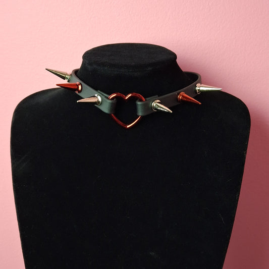 Red heart choker faux leather RTS